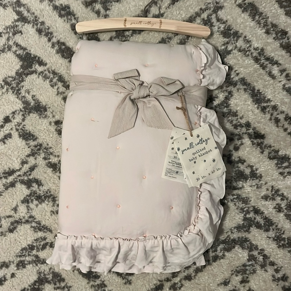 NWT soft and cozy baby quilt